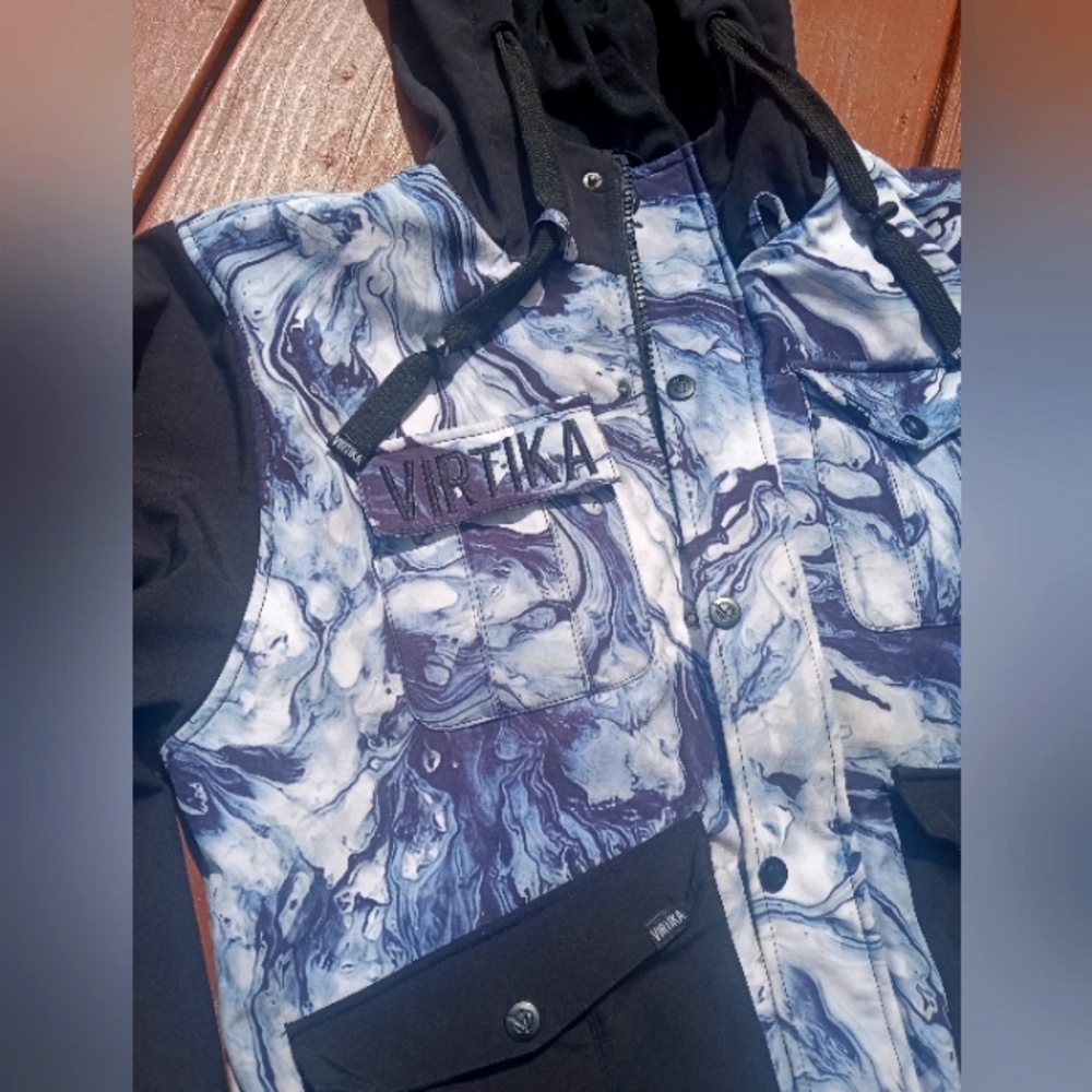 Virtika Snowboarding Jacket EUC sz M